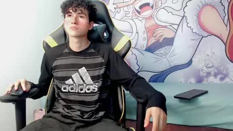 Snapshot of johnny_cagee chatting on 02.05.25 johnny_cagee online show from 02.05.25