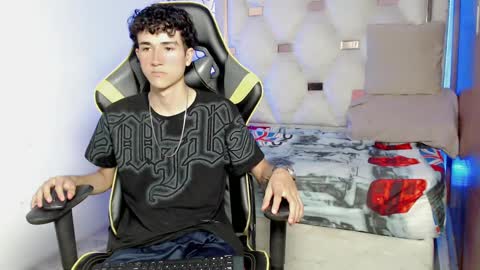 Snapshot of johnny_cagee chatting on 09.18.25 johnny_cagee online show from 09.18.25