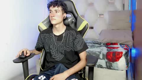 Snapshot of johnny_cagee chatting on 09.25.25 johnny_cagee online show from 09.25.25