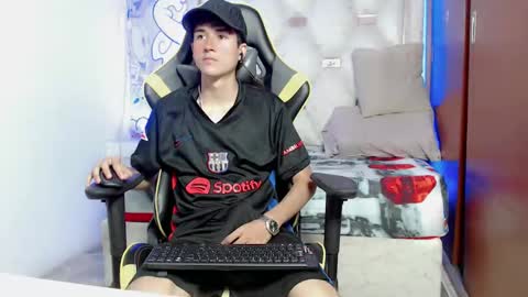 Snapshot of johnny_cagee chatting on 10.09.25 johnny_cagee online show from 10.09.25