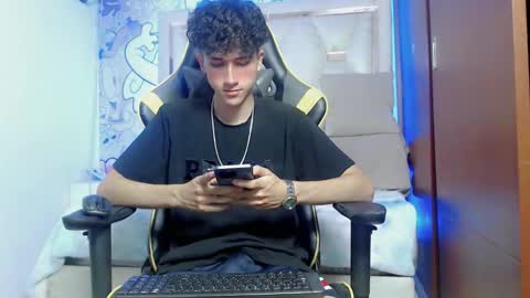 Snapshot of johnny_cagee chatting on 10.25.25 johnny_cagee online show from 10.25.25