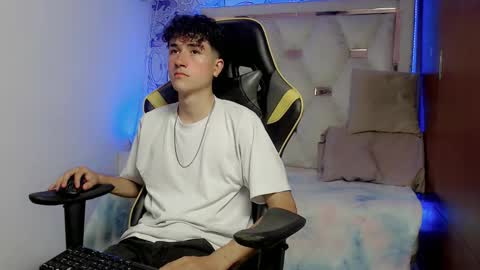 Snapshot of johnny_cagee chatting on 11.09.25 johnny_cagee online show from 11.09.25