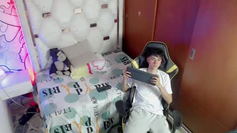 Snapshot of johnny_cagee chatting on 11.15.25 johnny_cagee online show from 11.15.25