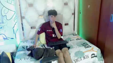 Snapshot of johnny_cagee chatting on 11.16.25 johnny_cagee online show from 11.16.25