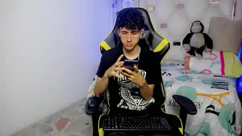 Snapshot of johnny_cagee chatting on 11.22.25 johnny_cagee online show from 11.22.25