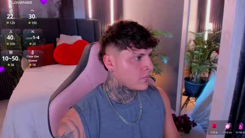 Snapshot of johny_multicum chatting on 09.08.25 Johny online show from 09.08.25