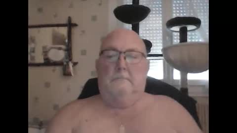 Snapshot of jojo60000529566 chatting on 12.17.24 jojo60000529566 online show from 12.17.24