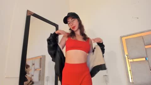 Snapshot of jolie_lov chatting on 02.11.25 jolie_lov online show from 02.11.25