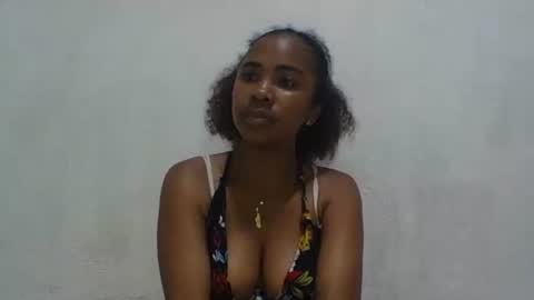 Snapshot of joliedonnue chatting on 12.02.25 joliedonnue online show from 12.02.25