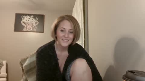 Snapshot of joliexx41 chatting on 02.06.25 Jolie online show from 02.06.25