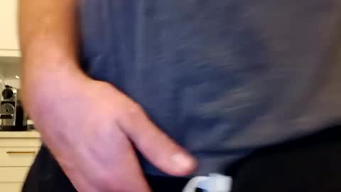 Snapshot of jonesy420xoo chatting on 12.31.24 jonesy420xoo online show from 12.31.24