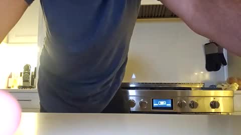 Snapshot of jonesy420xoo chatting on 02.18.25 jonesy420xoo online show from 02.18.25