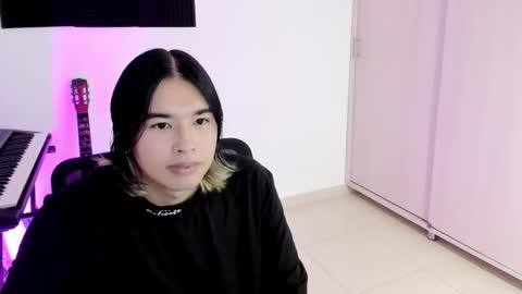 Snapshot of jordiwilldd chatting on 10.05.25 Jiho online show from 10.05.25