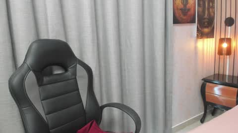 Snapshot of joselyn_sexy_ chatting on 12.20.24 Katalina online show from 12.20.24