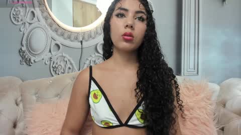 Snapshot of joselyn_sexy_ chatting on 01.30.25 Katalina online show from 01.30.25