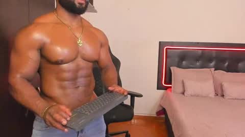 Snapshot of joseph_palacios chatting on 09.10.25 joseph palacios online show from 09.10.25