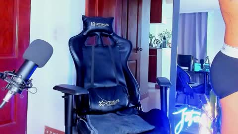 Snapshot of jotaceliz chatting on 11.27.25 Jota online show from 11.27.25