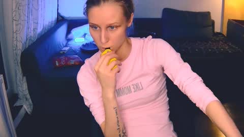 Snapshot of joy_keys chatting on 12.03.24 joy_keys online show from 12.03.24