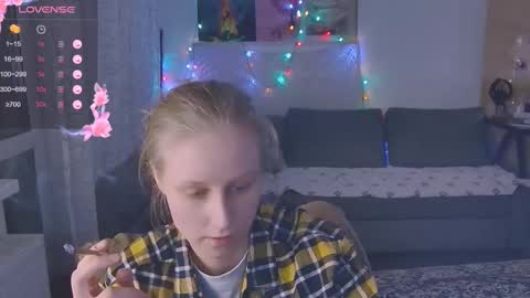 Snapshot of joy_keys chatting on 03.09.25 joy_keys online show from 03.09.25