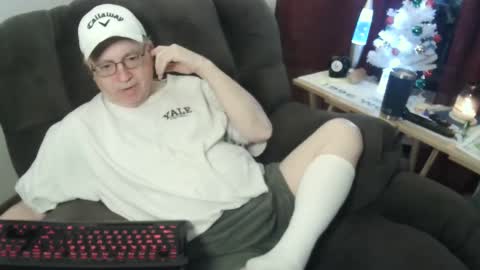 Snapshot of jpmel99 chatting on 12.29.24 jpmel99 online show from 12.29.24