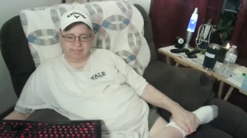 Snapshot of jpmel99 chatting on 02.01.25 jpmel99 online show from 02.01.25