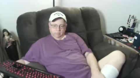 Snapshot of jpmel99 chatting on 11.01.25 jpmel99 online show from 11.01.25