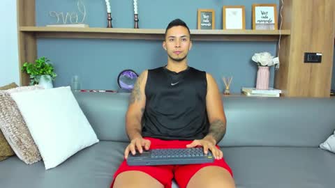Snapshot of juan_muscle chatting on 03.04.25 juan_muscle online show from 03.04.25