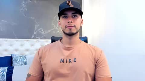 Snapshot of juan_muscle chatting on 10.28.25 juan_muscle online show from 10.28.25