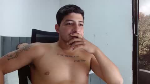 Snapshot of juan_y_ana_69 chatting on 12.02.25 juan y ana online show from 12.02.25