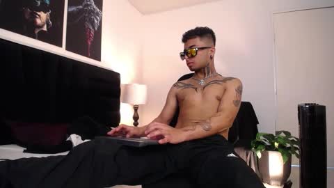 Snapshot of juancamilo66_ chatting on 01.05.25 juancamilo66_ online show from 01.05.25