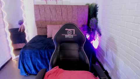 JUANITA online show from 10.04.25