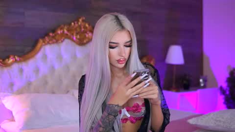 Snapshot of juicy_jessye chatting on 09.17.25 Jessye online show from 09.17.25