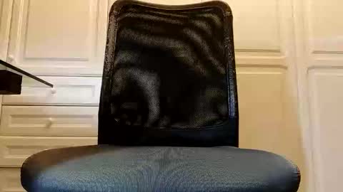 Snapshot of juicyballs8 chatting on 10.03.25 Paul online show from 10.03.25