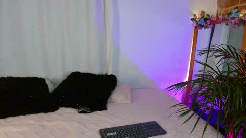 Jules and Gia online show from 01.05.25