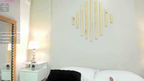 Snapshot of julia_martinezz_ chatting on 01.04.25 J U L IA M A R T I N E Z online show from 01.04.25