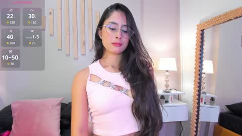 Snapshot of julia_martinezz_ chatting on 01.15.25 J U L IA M A R T I N E Z online show from 01.15.25