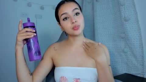 Snapshot of julia_strauns chatting on 01.27.25 julia_strauns online show from 01.27.25