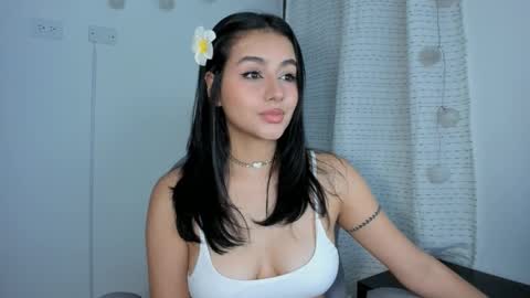 Snapshot of julia_strauns chatting on 01.29.25 julia_strauns online show from 01.29.25