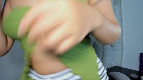 Snapshot of julia_strauns chatting on 03.10.25 julia_strauns online show from 03.10.25