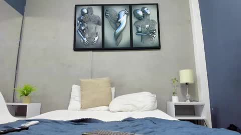 Snapshot of julian_billy chatting on 12.23.24 julian billy online show from 12.23.24