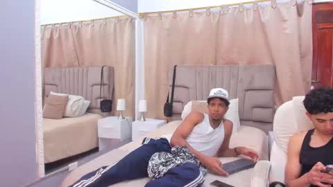 Snapshot of julian_billy chatting on 12.29.24 julian billy online show from 12.29.24