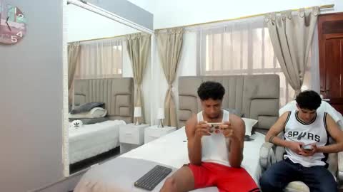 Snapshot of julian_billy chatting on 01.07.25 julian billy online show from 01.07.25