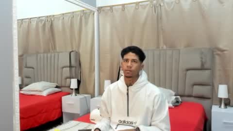 Snapshot of julian_billy chatting on 01.27.25 julian billy online show from 01.27.25