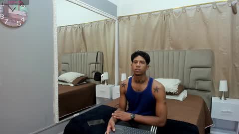 Snapshot of julian_billy chatting on 02.05.25 julian billy online show from 02.05.25