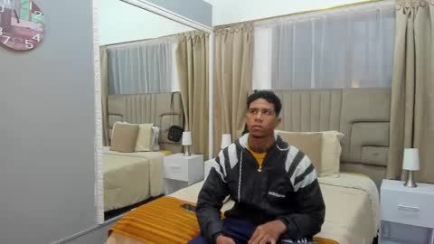 Snapshot of julian_billy chatting on 03.07.25 julian billy online show from 03.07.25