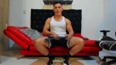 julian_wallace online show from 02.21.25