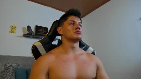 julian_wallace online show from 10.22.25