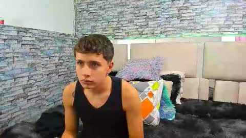 Snapshot of julian_wolf18 chatting on 09.25.25 julian online show from 09.25.25