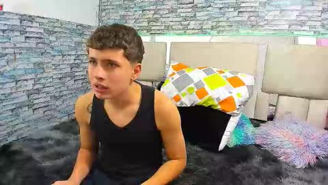 Snapshot of julian_wolf18 chatting on 09.27.25 julian online show from 09.27.25