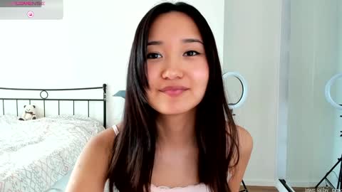 julia online show from 02.04.25